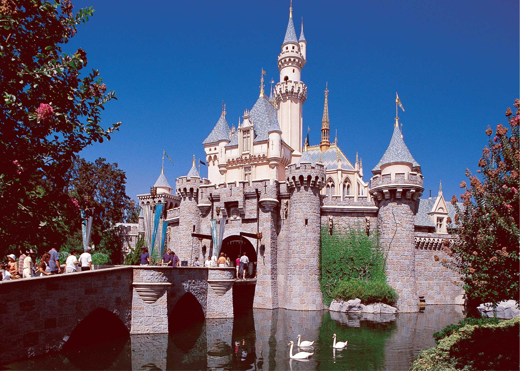 disneyland-sleeping-beauty-castle